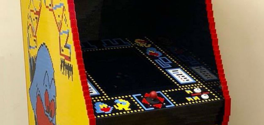 Une borne arcade PAC-MAN réalisée en LEGO